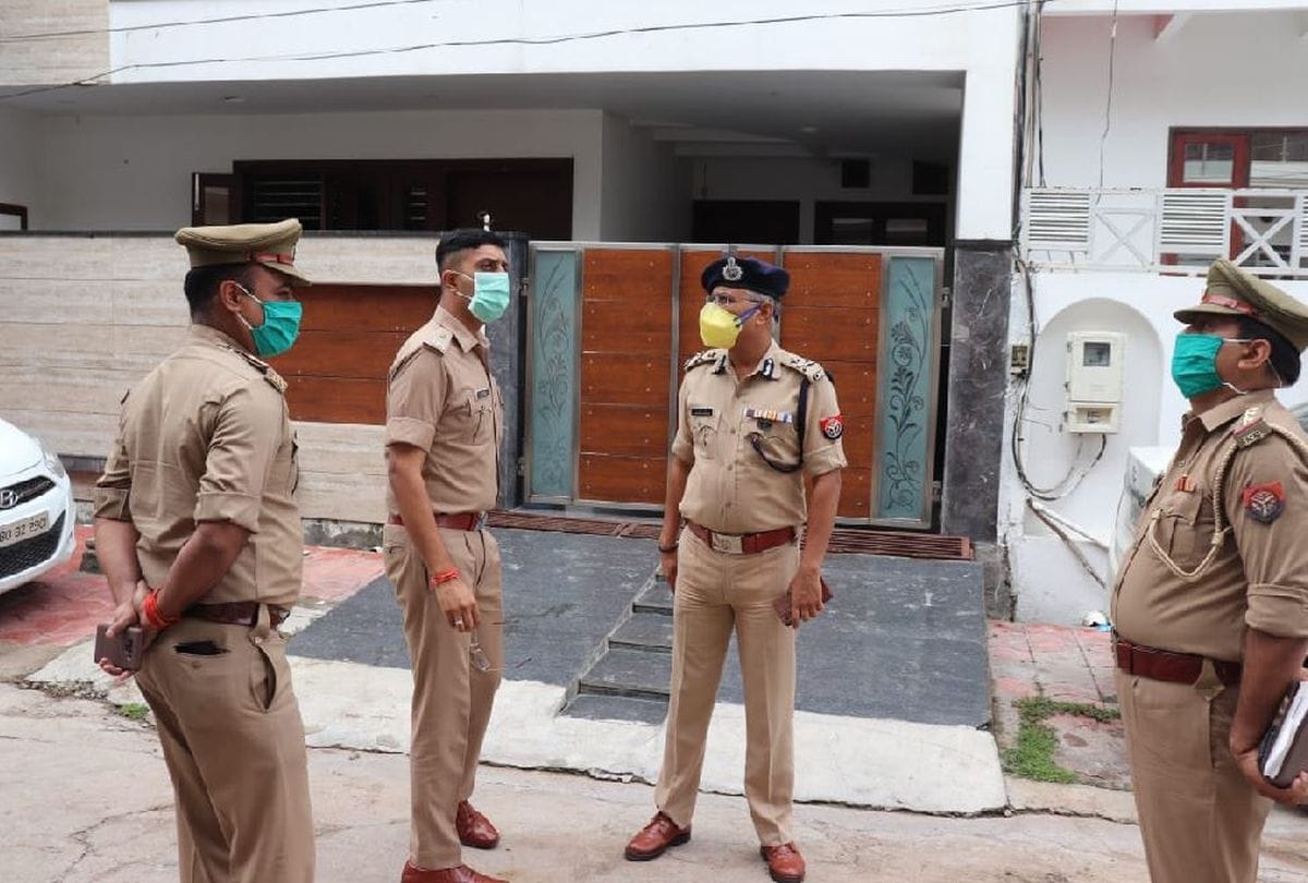 Miscreants Looted Ten Lakh Rupees From Businessman After Murder Crime