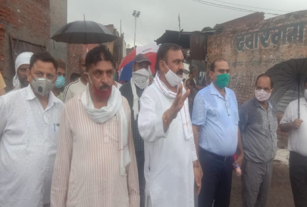 Ghaziabad rain water logging in gaushala underpass one youth died while saving drowning kid