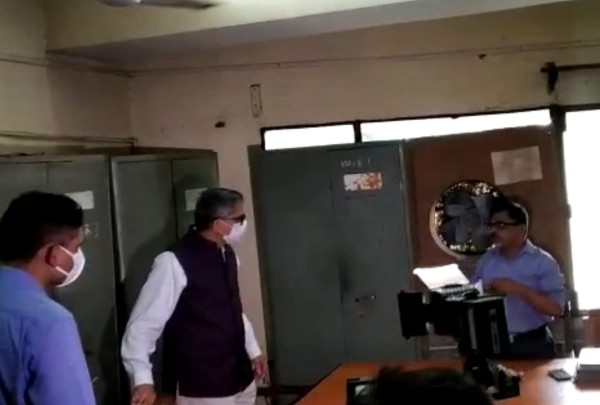 Chief Secretary R.K tewari inspected the office of Cooperative Commissioner