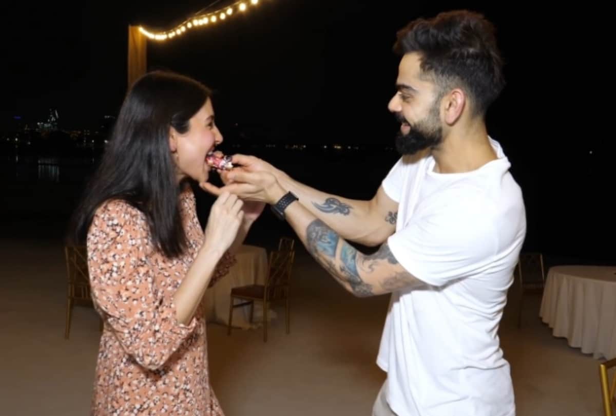 Anushka Sharma Flaunts Her Baby Bump On Social Media