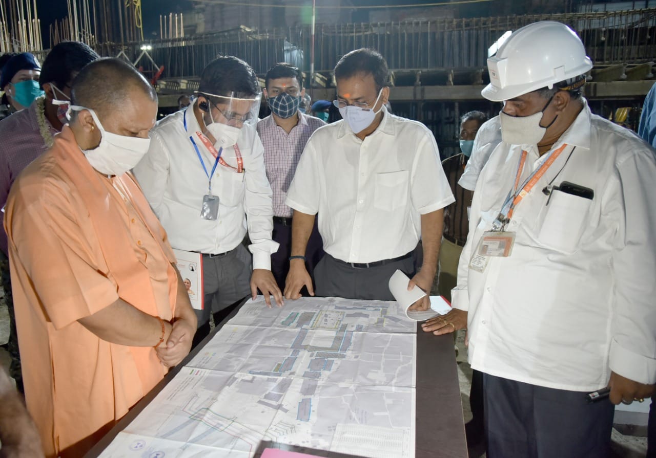 CM Yogi inspected the construction works of Shri Kashi Vishwanath Dham