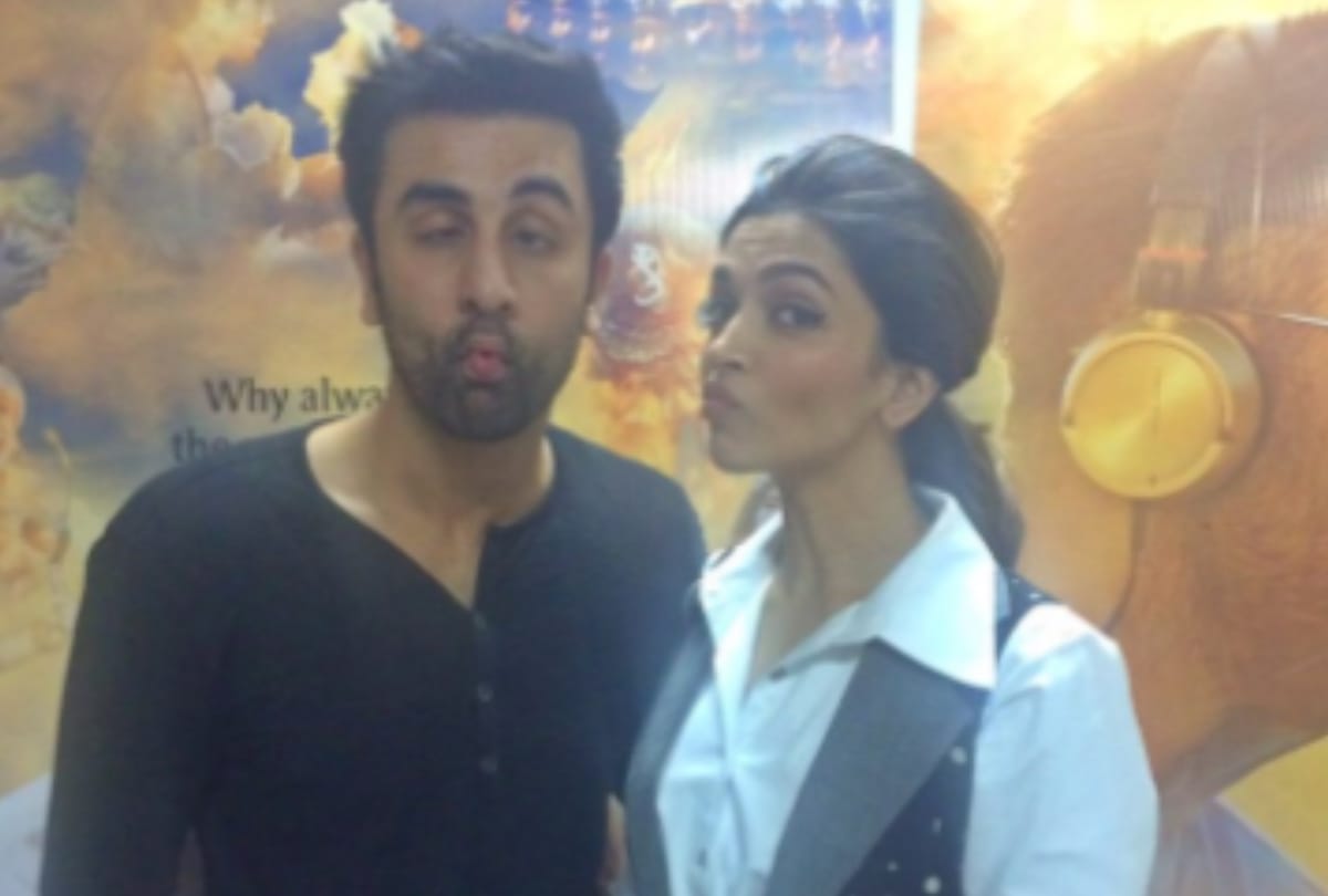 ranbir kapoor and deepika padukone throwback photo
