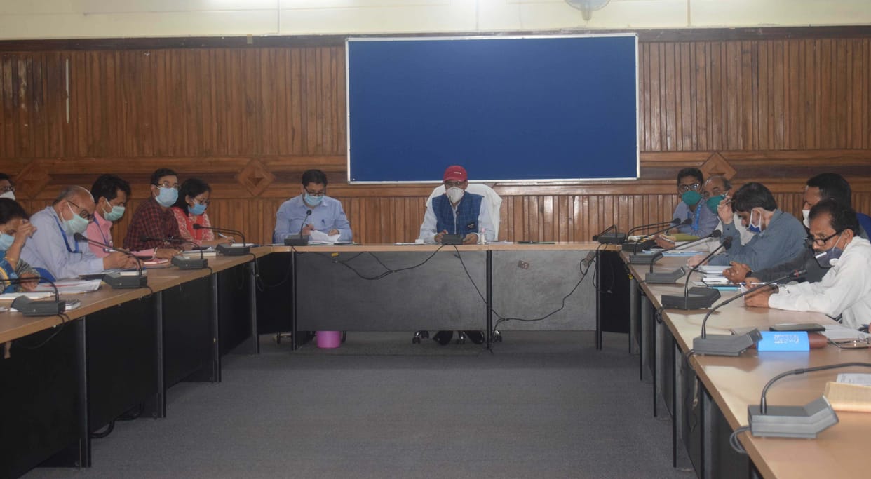 Officials rebuked at slow pace of government schemes