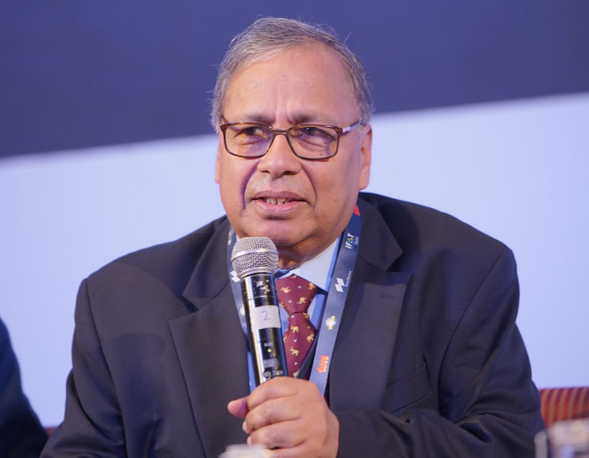 The former secretary Ajay Shankar told that the economy can return on the tracks if measures follow like 2008 economic crisis during Manmohan government