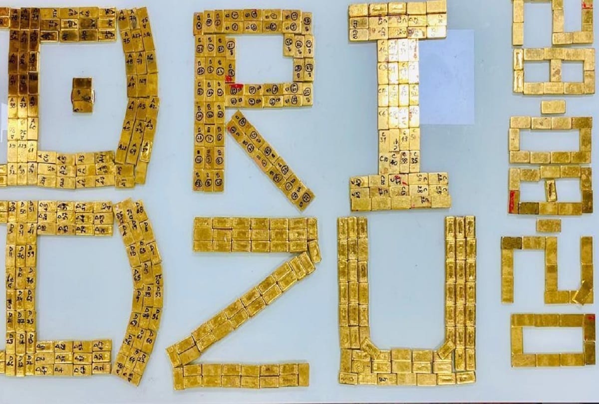Eight passengers arrested at New Delhi railway station with 504 smuggled foreign origin gold bars