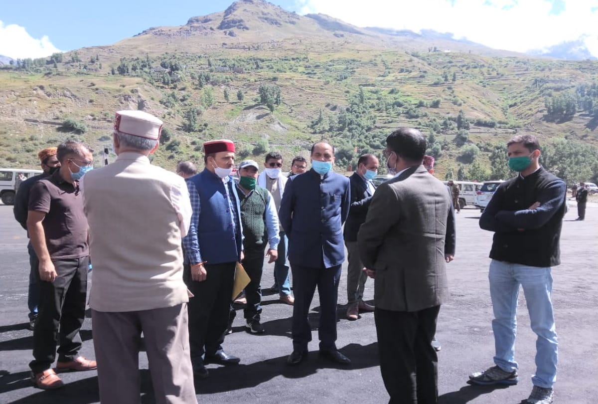 Atal tunnel rohtang will strengthen farmers' finances:Jairam