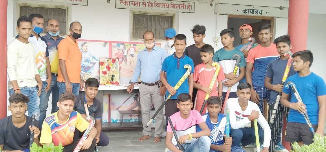 Hockey wizard remembered on Jayanti