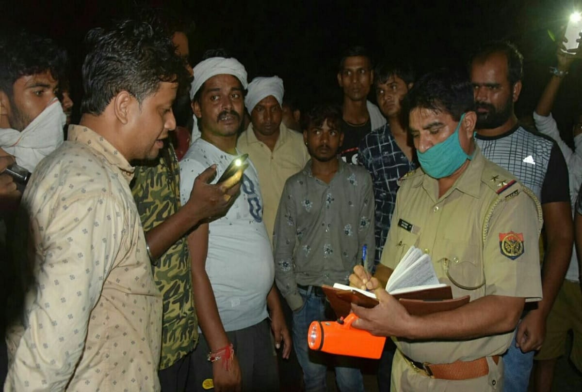 Young man and woman jump into Yamuna in Balkeshwar one death