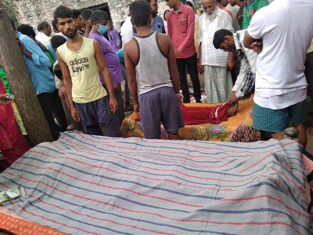Mother died due drowned to save her drowning child both died in bhadohi