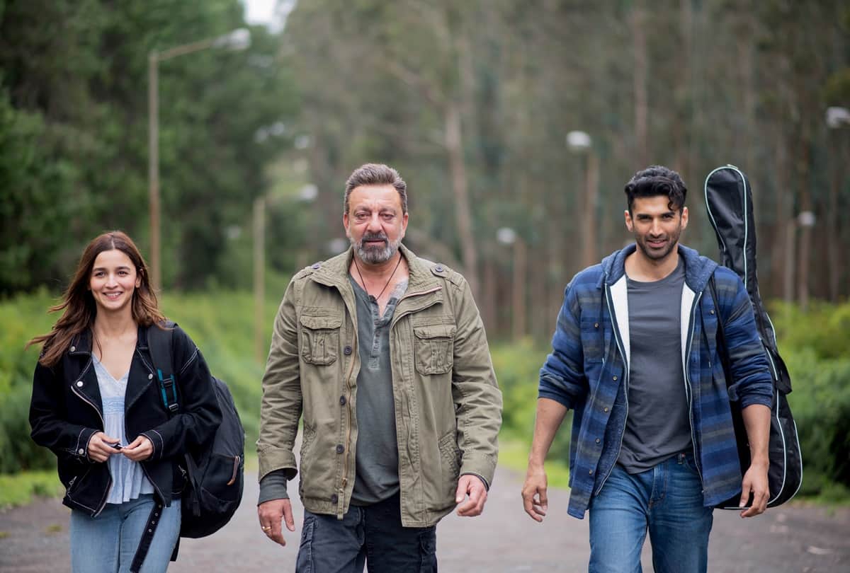 Sanjay Dutt News: Sanjay Wife Maanayata Dutt flies dubai in a private jet