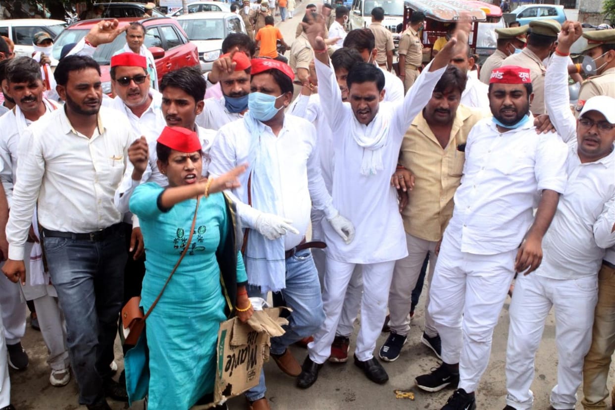 Spiers performed, threw CM's effigy into the drain