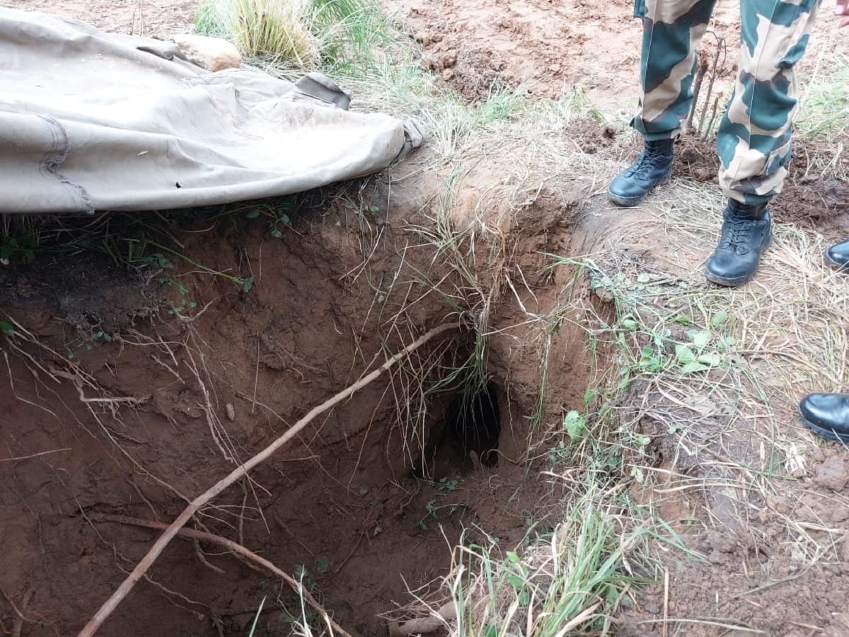 Two big terror groups of Pakistan want to infiltrate into Jammu region through tunnel