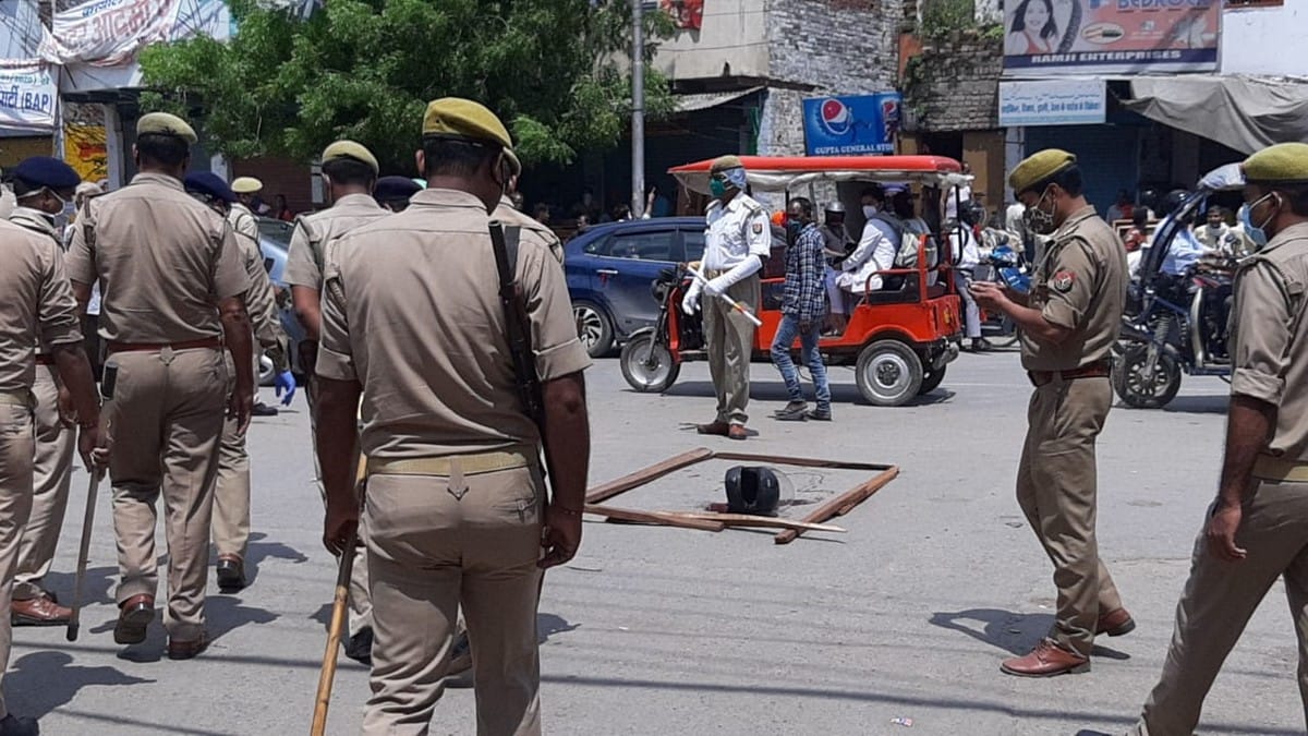 Varanasi firing murder case gun shot two killed see scary scene in pictures choukaghat