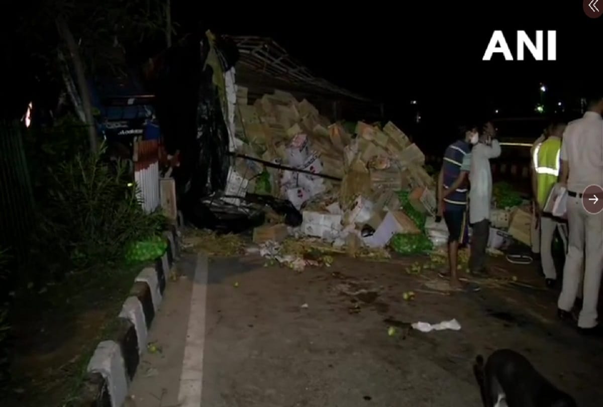 A bike-rider died after being run over by a fruit-laden truck in Delhi