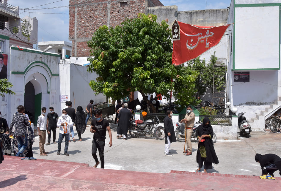 Mourning by remembering the martyrs of Karbala