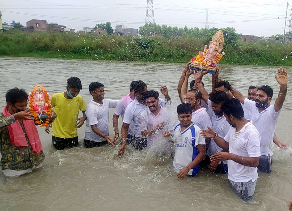 Blood donation camp organized on Ganesh festival