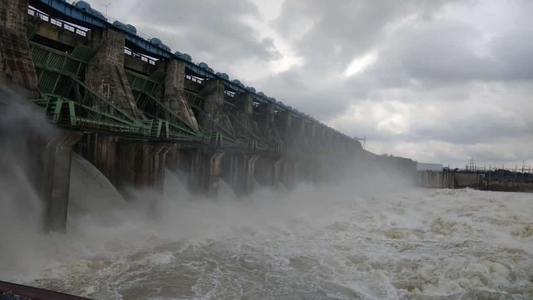 rajghat river's bridge drowned, traffic interrupted