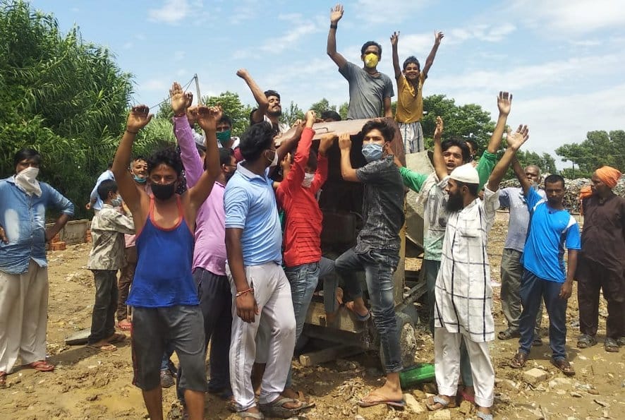 Protest against waste disposal plant