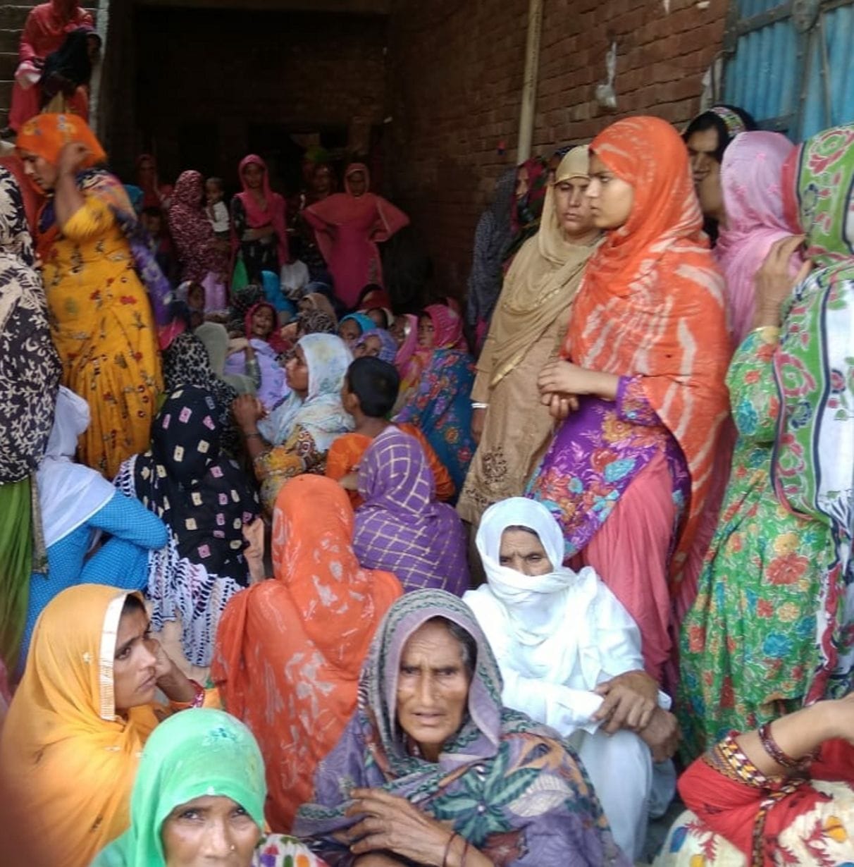 Mansoorpur: dead farmer's body found in farm
