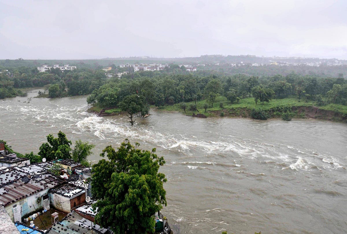 Flood Situation in India updates in Hindi Madhya Pradesh, Odisha, Assam,