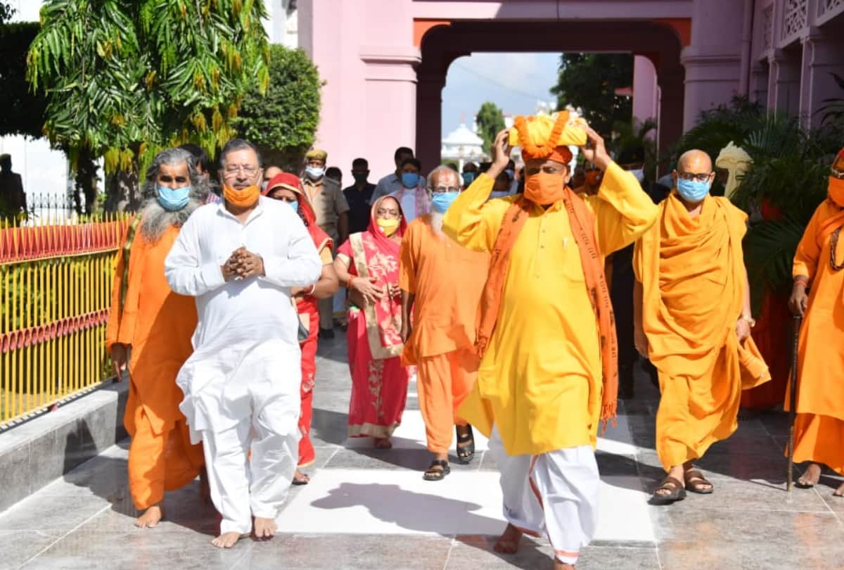 CM Yogi Adityanath inaugurated Sri Ram Katha in Gorakhnath temple on Death anniversary of Mahant Digvijaynath and Mahant Avedyanath