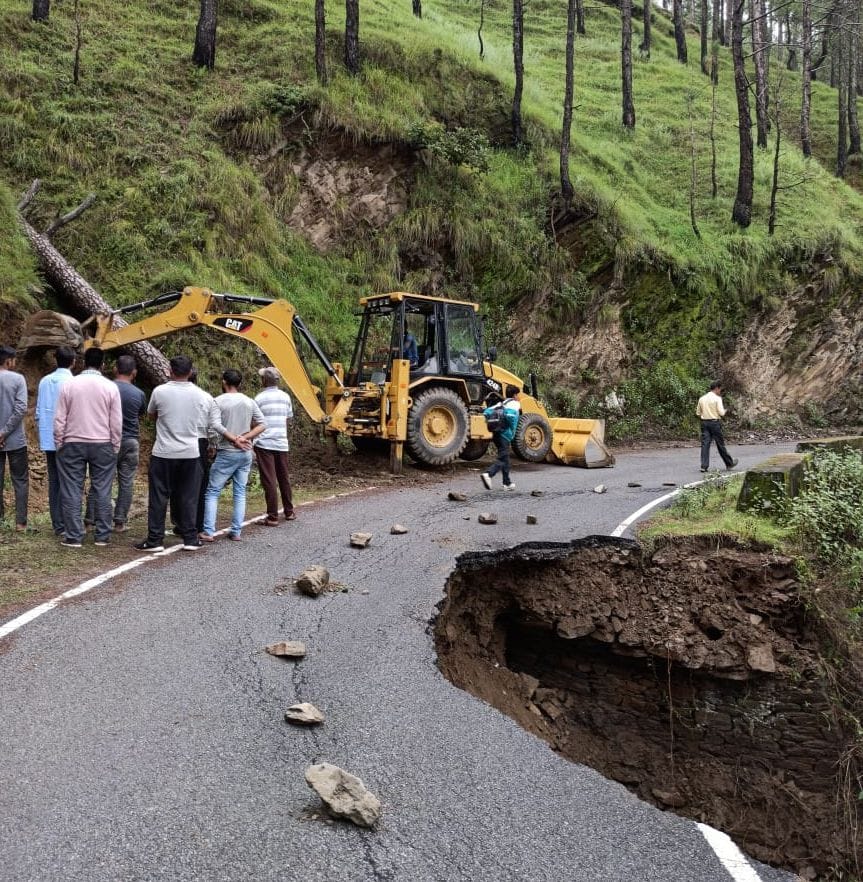 Road Band in Ranikhet