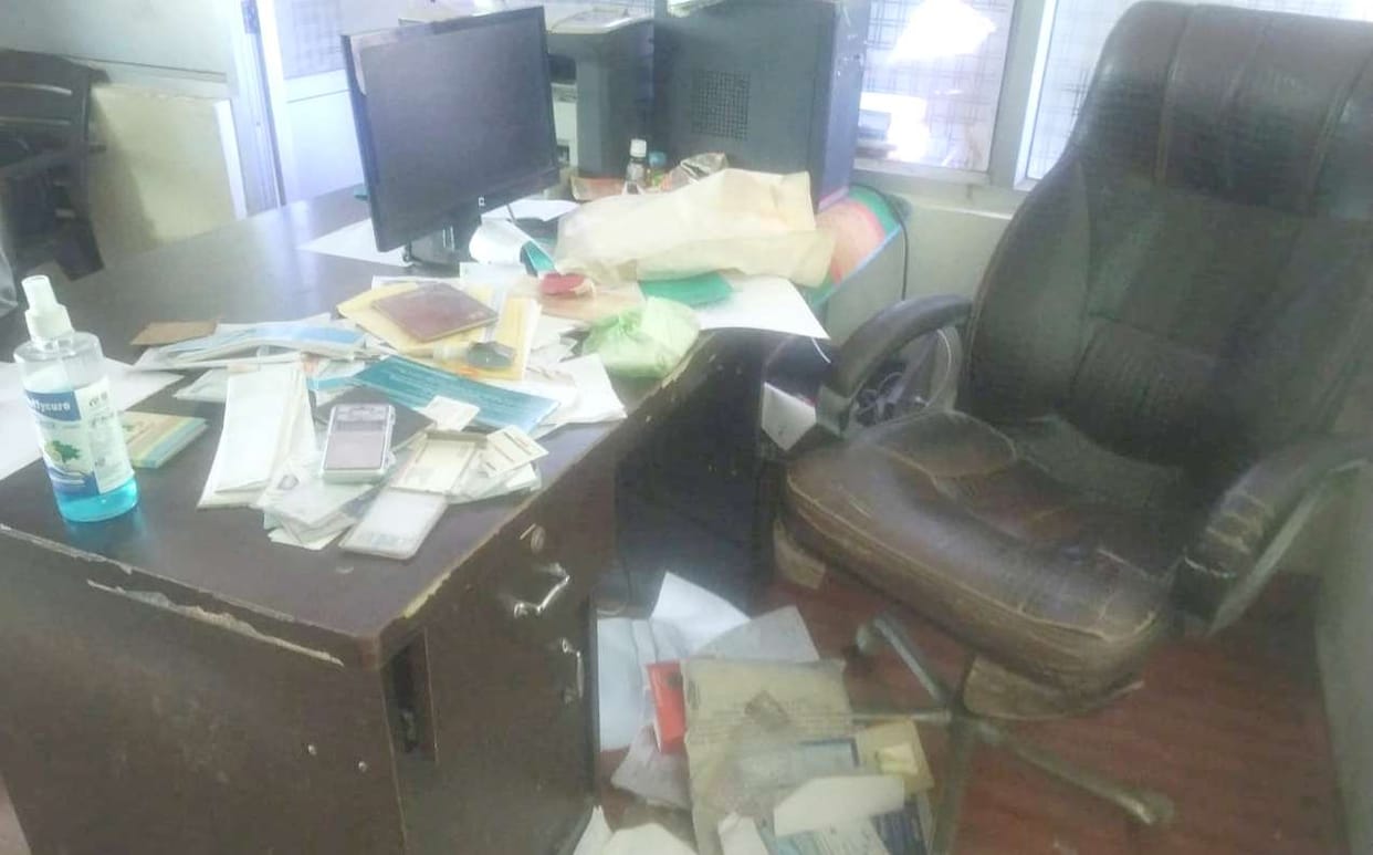Thieves crossed twenty-two lakh cash, goods worth thousands