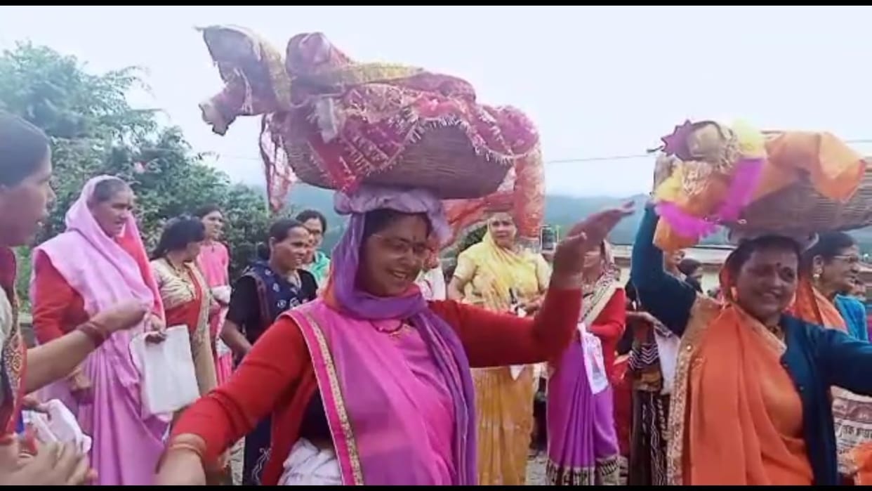gaura devee tero keson naach...
