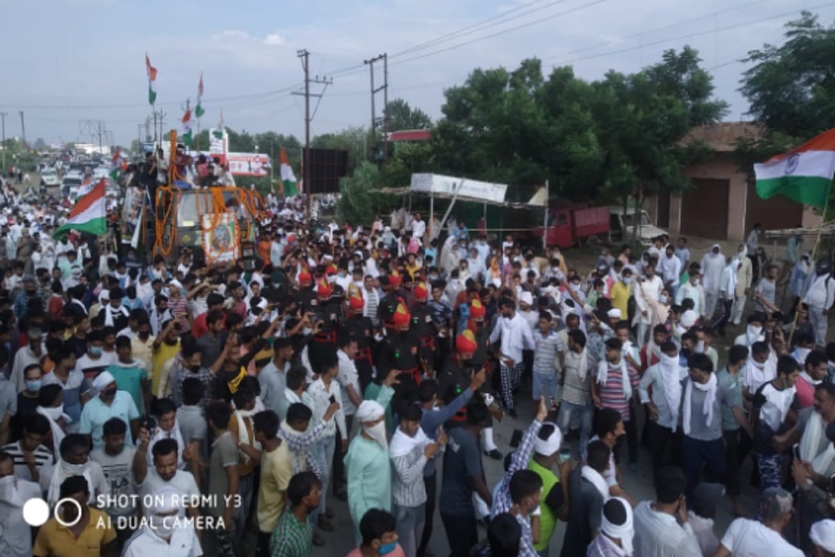 Pulwama Encounter: Martyred Prashant Sharma was cremated in Muzaffarnagar of Uttar Pradesh
