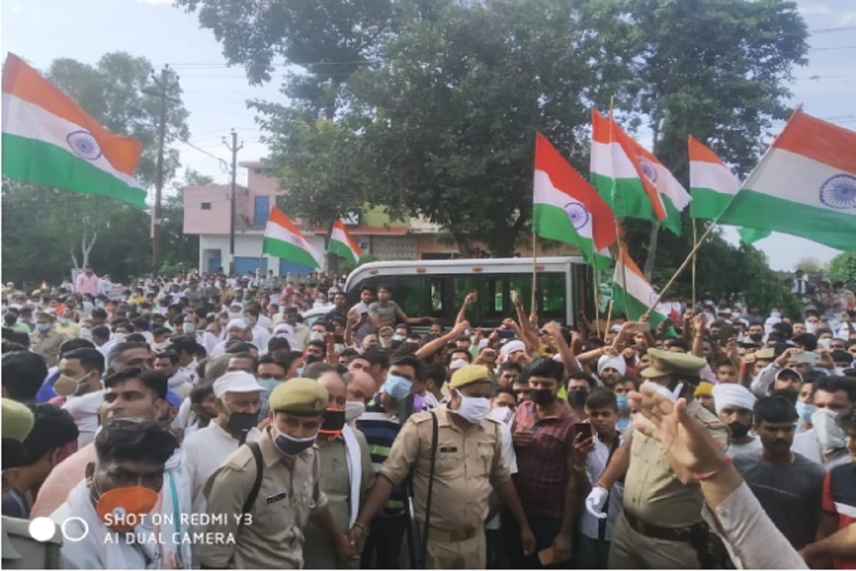 Pulwama Encounter: Martyred Prashant Sharma was cremated in Muzaffarnagar of Uttar Pradesh