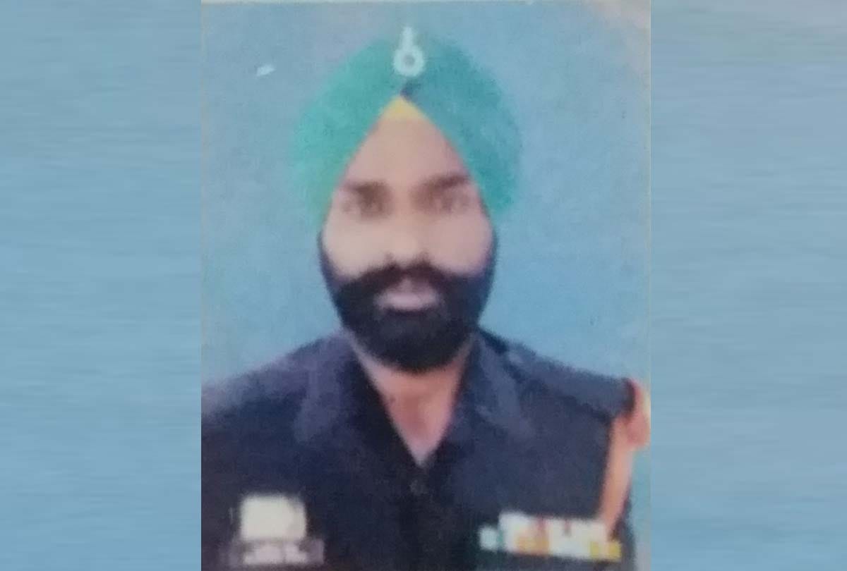 Ceasefire violation by Pakistan in Nowshera sector Jammu and Kashmir, jawan of amry martyr