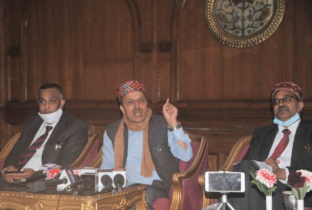 Technical education minister Ramlal Markanda press conference in peterhoff shimla