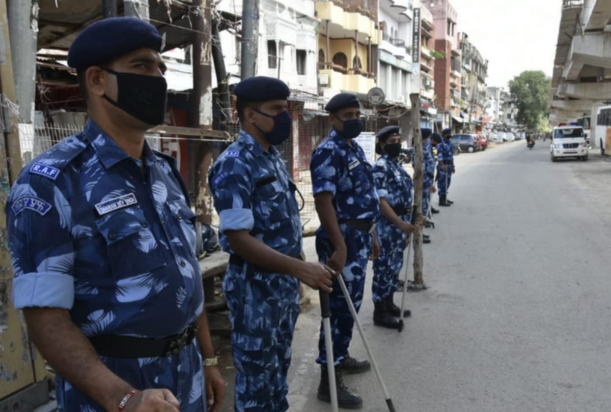 Heavy force deployed in UP for weekly lockdown and Moharram festival 
