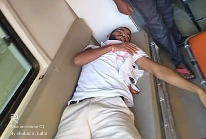 Condition of fasting workers worsened in Allahabad University, admitted in hospital