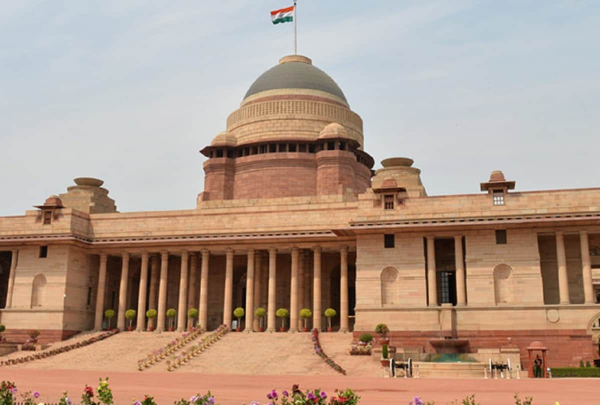 At the behest of Amitabh Bachchan the rashtrapati bhavan rule was changed