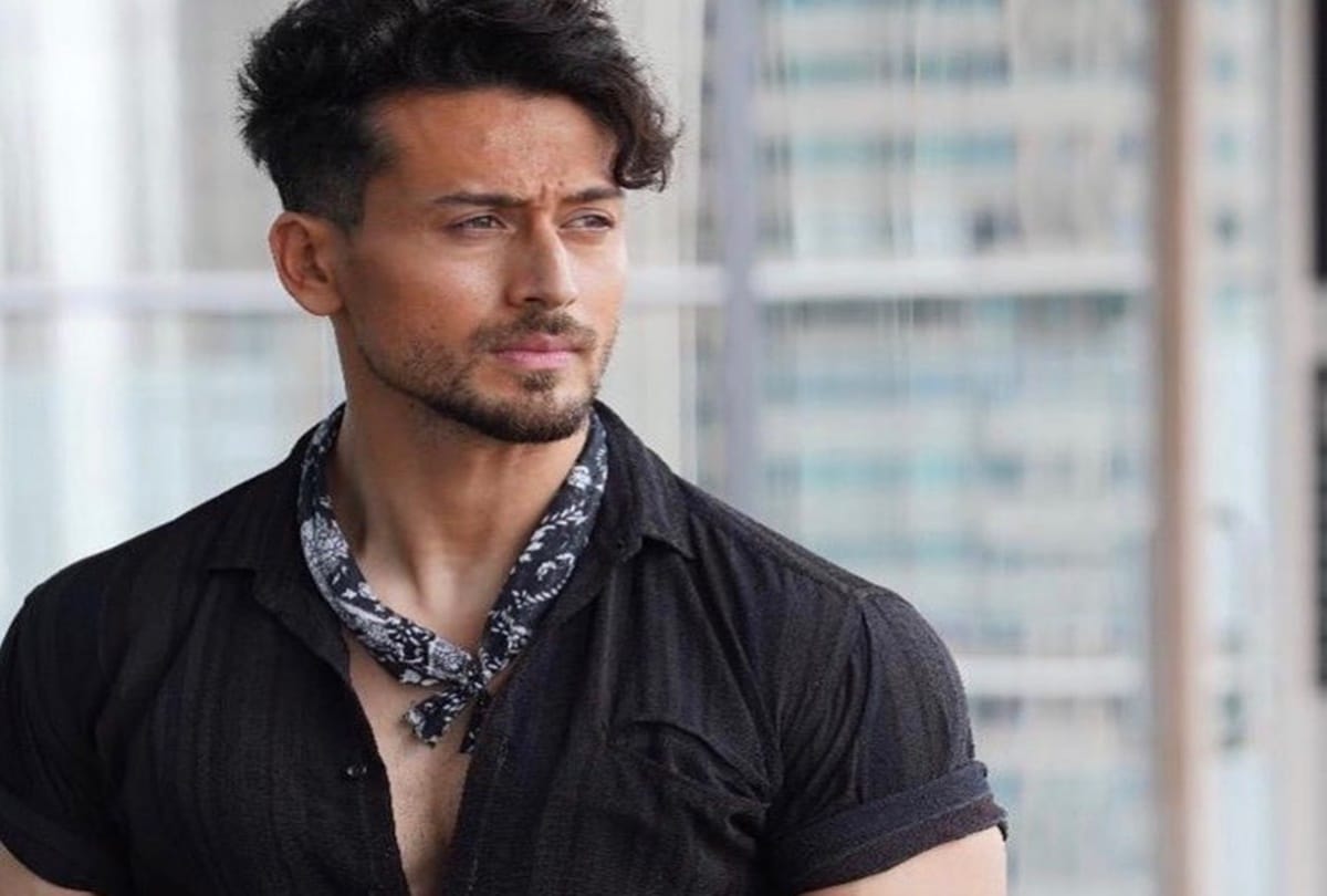 Tiger Shroff will start his upcoming film Ganpat shooting soon with Vikas Bahl