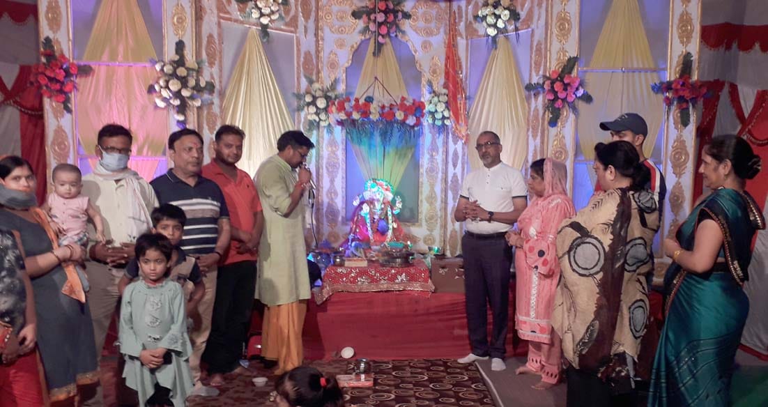 Devotees rejoiced at Bappa's hymns