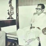 पूर्व राष्ट्रपति प्रणब मुखर्जी का 1980 में आगरा आगमन पर मुलाकात करते हुए पूर्व सांसद निहाल सिंह जैन