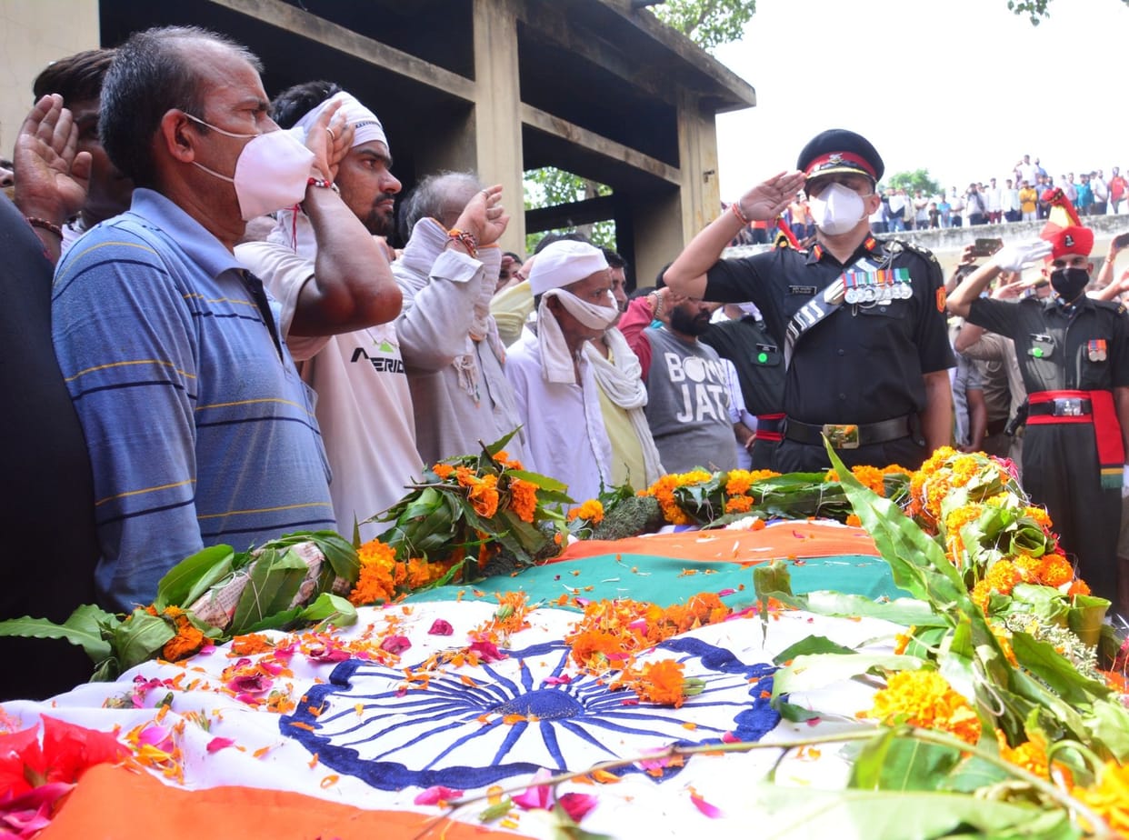 Shaheed Prashant Sharma: Jat Regiment Officers Pay Tribute