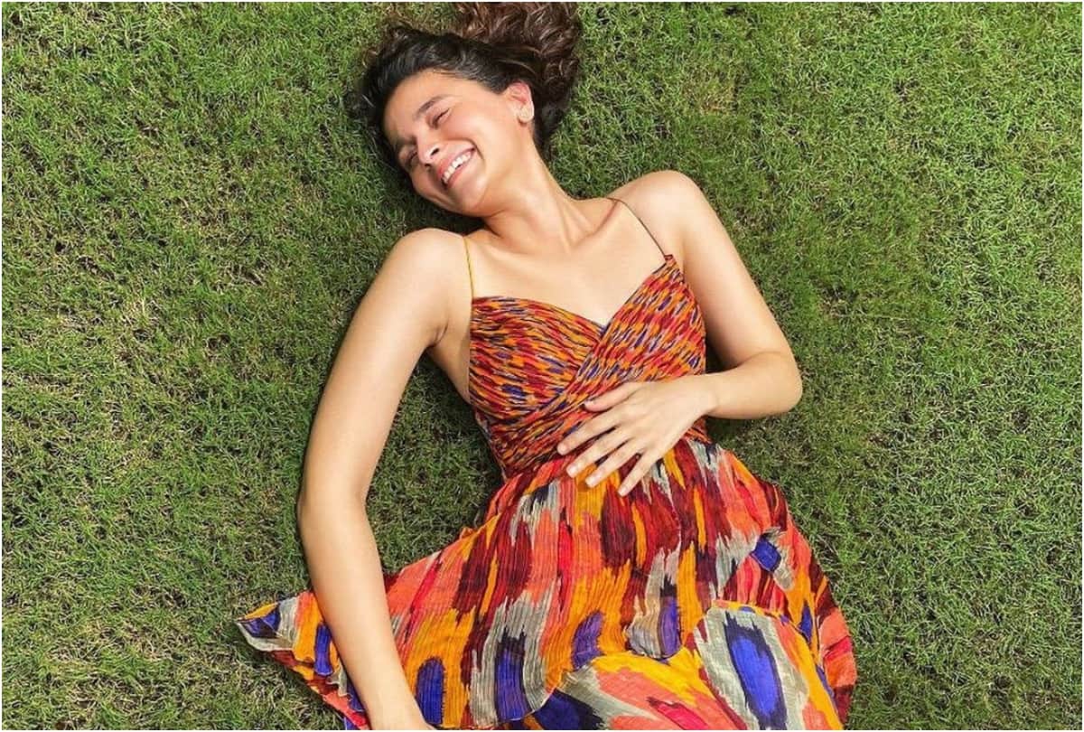 Alia Bhatt celebrates 50 million followers on Instagram with sharing a photo and note about Troll