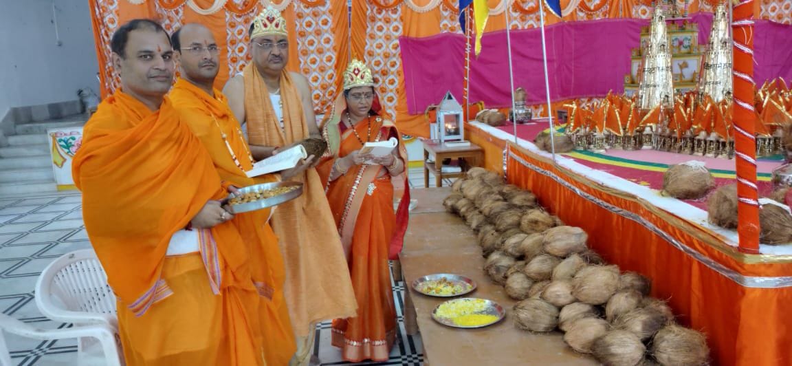 dashlakshan parv: there are four types of  renounce medicine,  daunt lesness,  ethology and  food