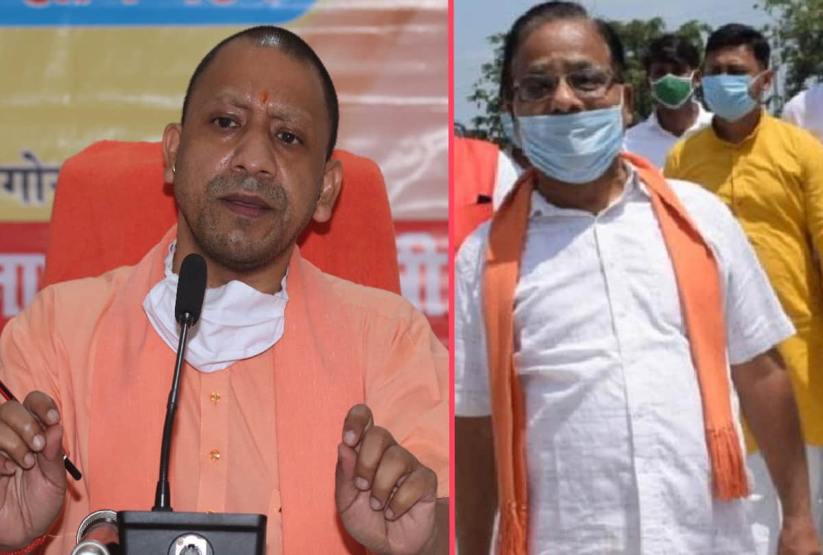 CM Yogi Adityanath meet to MP and MLA in gorakhpur CM reprimanded City MLA for discipline