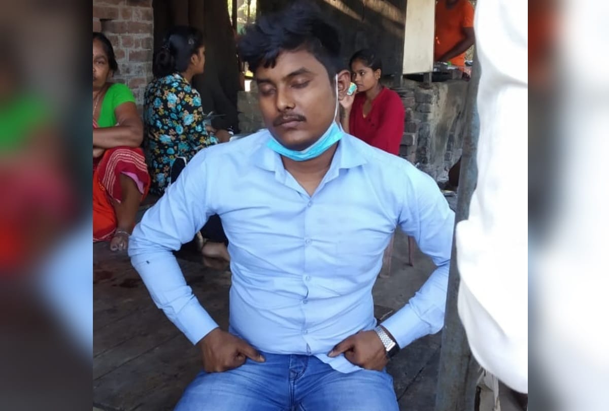 Poisonous men looted a young man returning from abroad in Gorakhpur