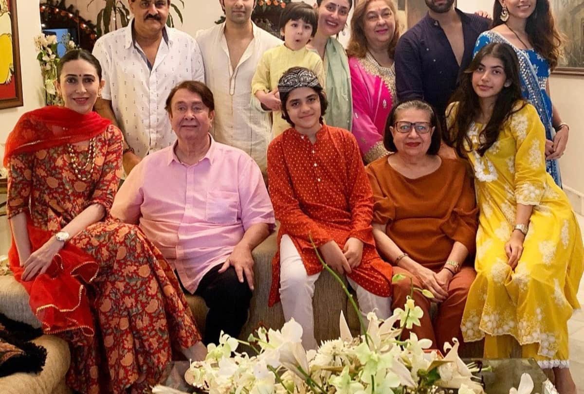 kareena kapoor karisma kapoor family time in ganesh darshan with beautiful ethnic wear