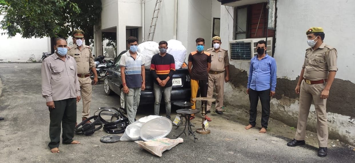 5 arrested including stealing employee in the company