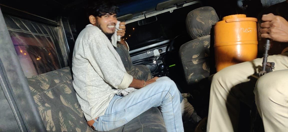 25 thousand rewarded crook shot in encounter, arrested
