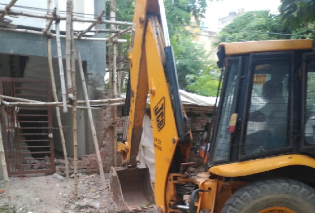 Khanapurti in breaking illegal construction of brother of principal secretary