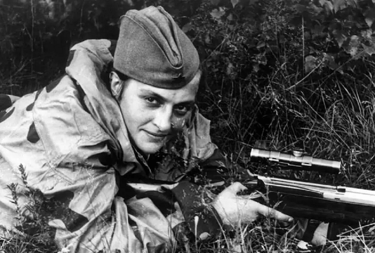 world deadliest female shooter Lyudmila Pavlichenko who terrorized Hitler Nazi army