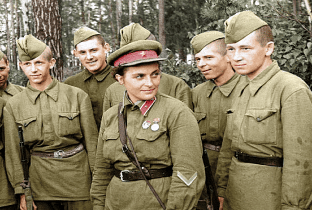 world deadliest female shooter Lyudmila Pavlichenko who terrorized Hitler Nazi army