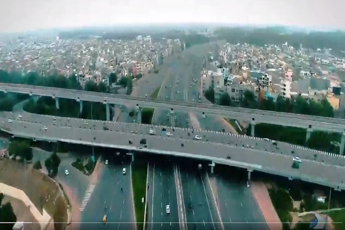 Union Minister Nitin Gadkari showed live report of Delhi-Meerut Expressway from video